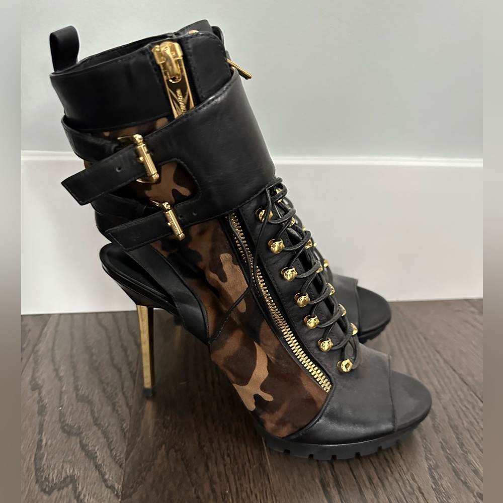 Michael Kors  Black Pony Hair Camo Pattern Heels Peep Toe Size 7US